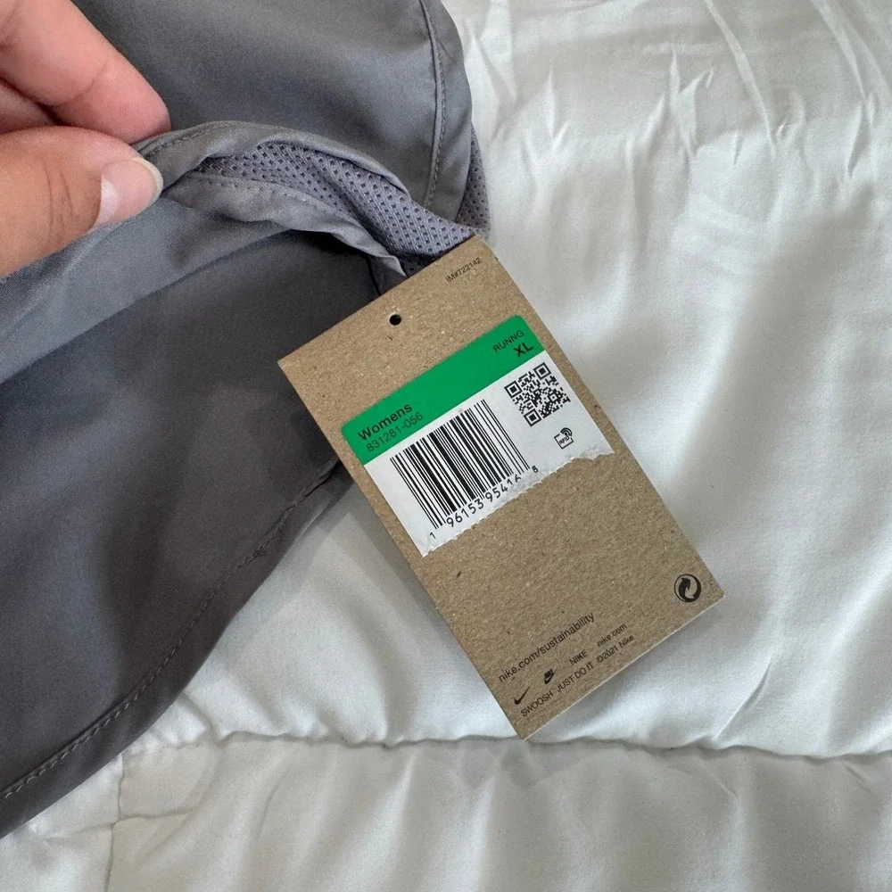 Nike Womens XL Dri-FIT Running Shorts Gray Athletic Gym‎ Zipper Pocket
